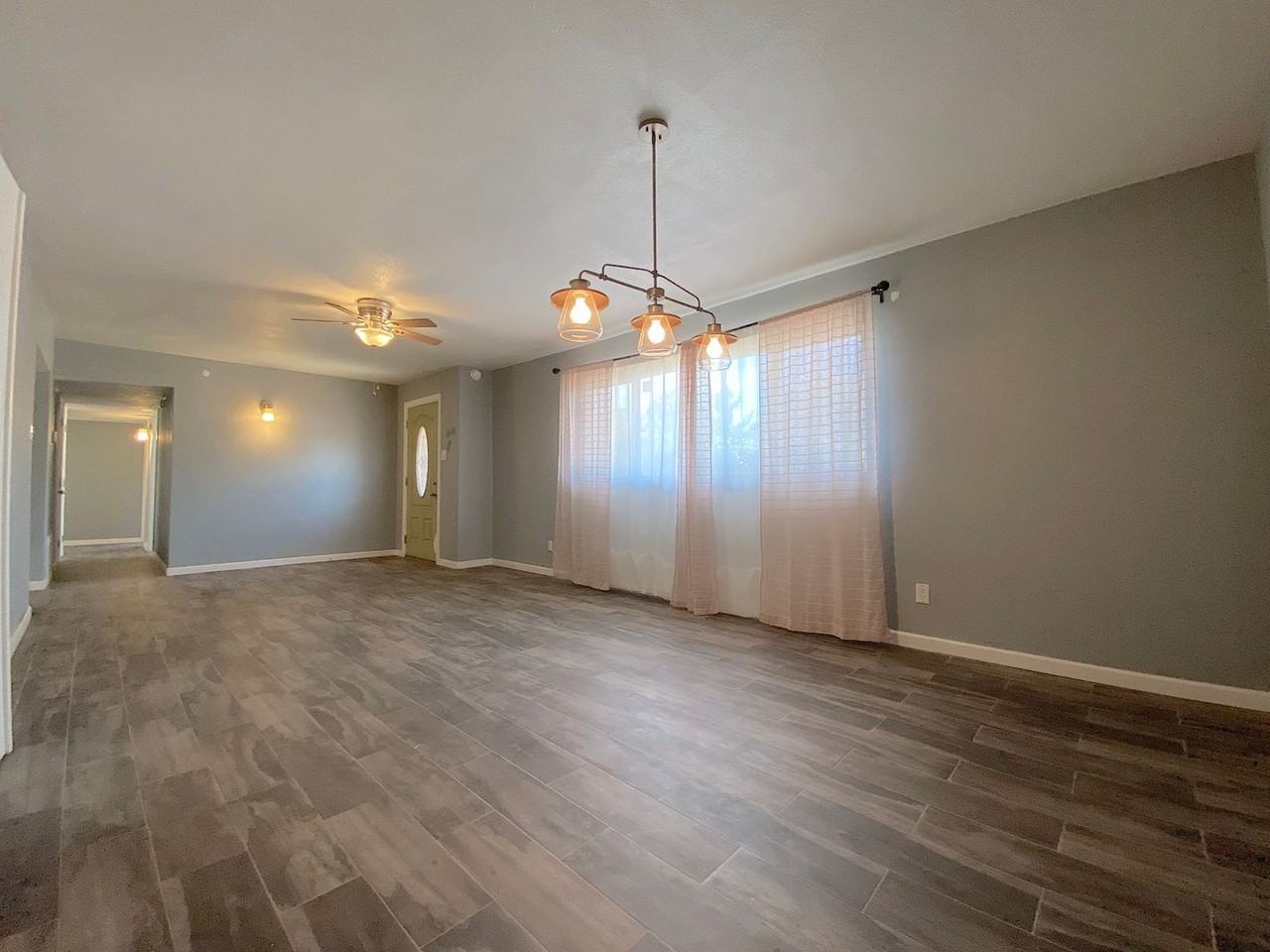 4424 Eleanor Way - Photo 6 of 28