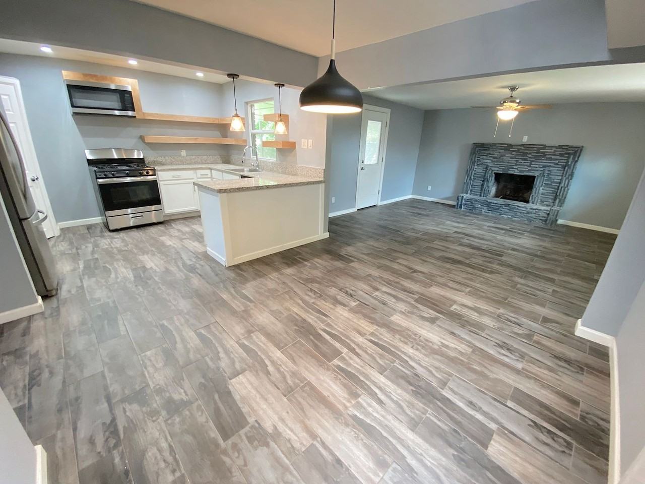 4424 Eleanor Way - Photo 7 of 28