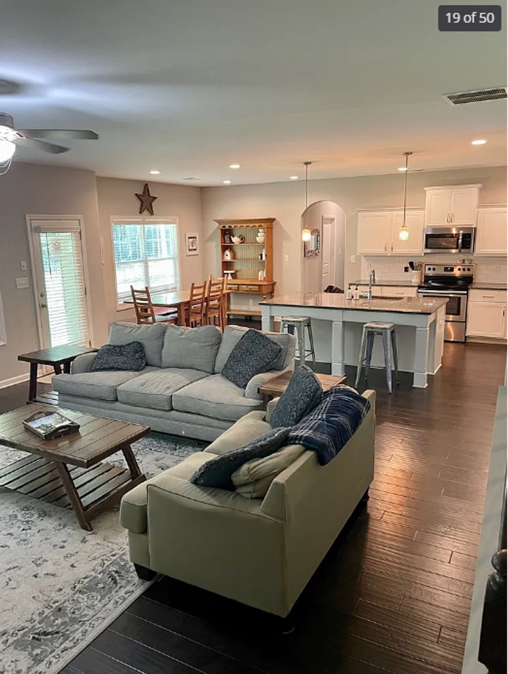 133 Dunley Ct - Photo 3 of 40