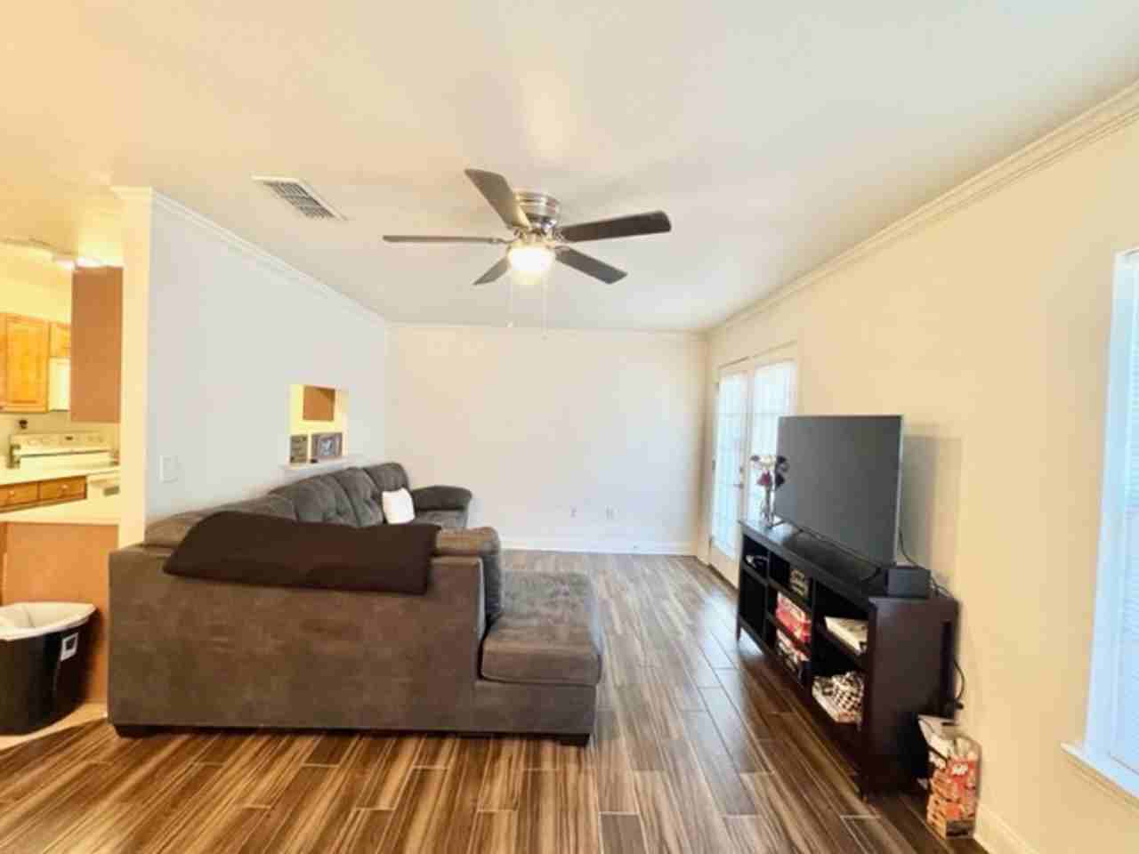 703 Majestic Dr - Photo 5 of 21