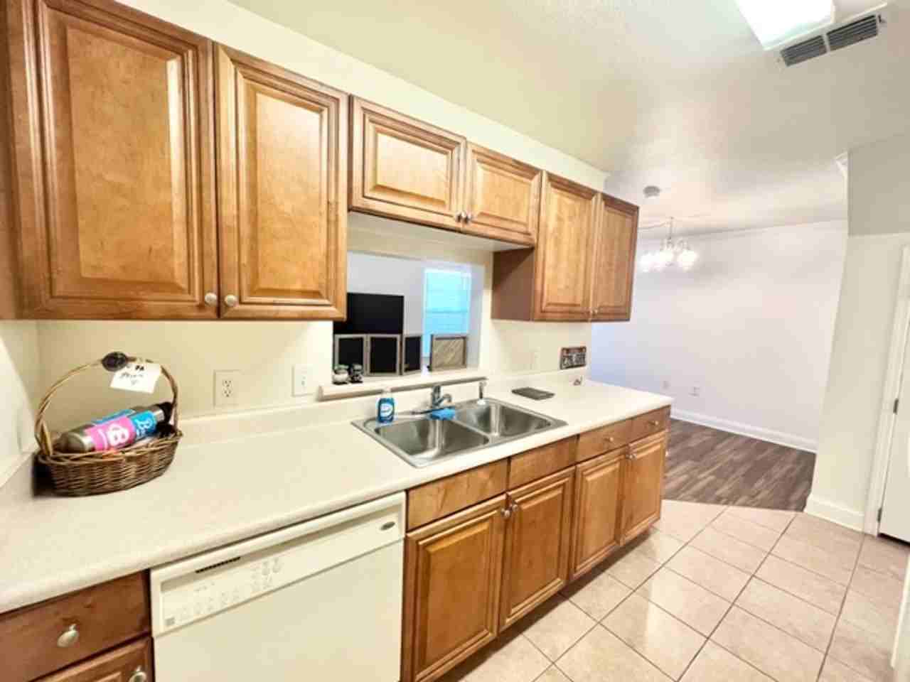 703 Majestic Dr - Photo 7 of 21