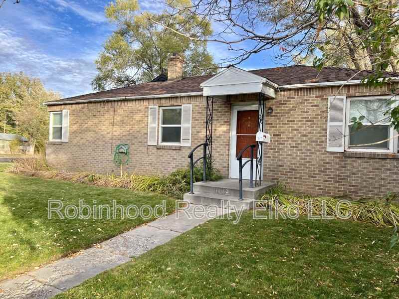 1183 3rd St - Photo 3 of 24