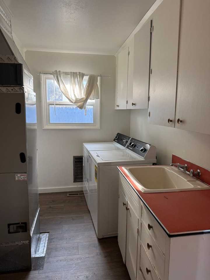 304 W 21st St - Photo 3 of 14