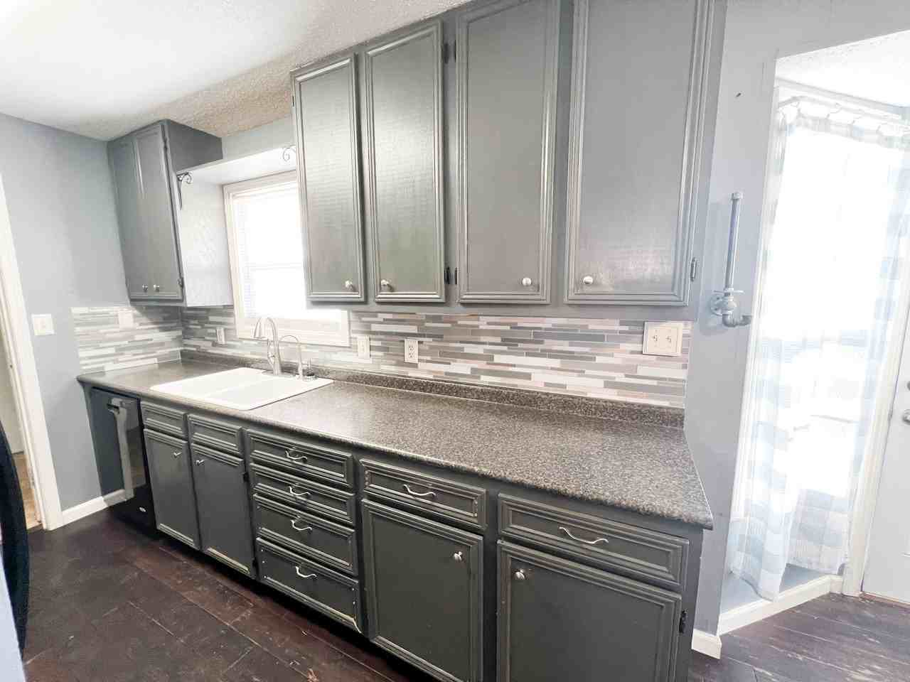 2673 Cummings Cir - Photo 2 of 16