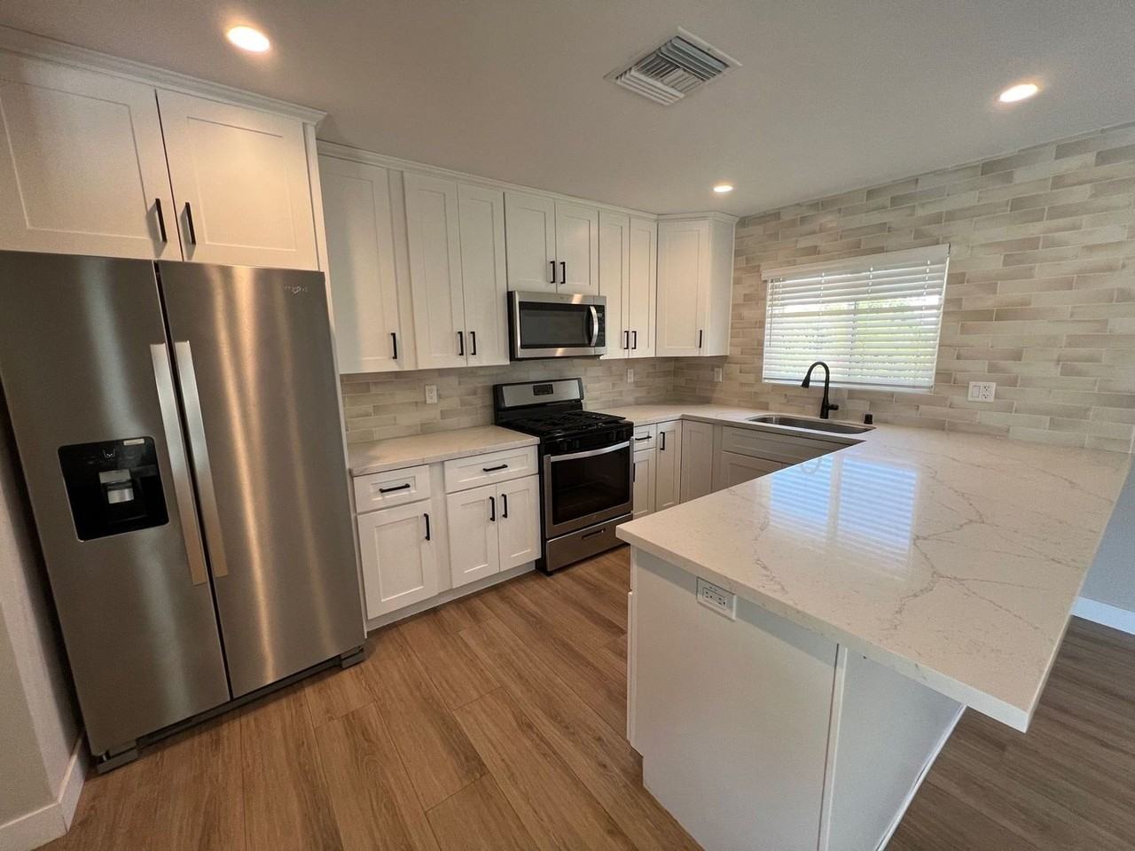 5333 E Falls View Dr - Photo 4 of 17