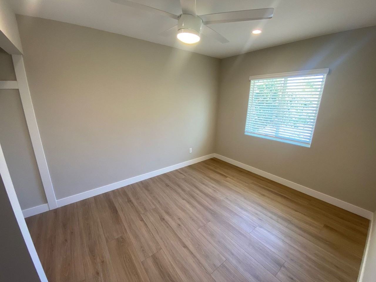 5333 E Falls View Dr - Photo 7 of 17