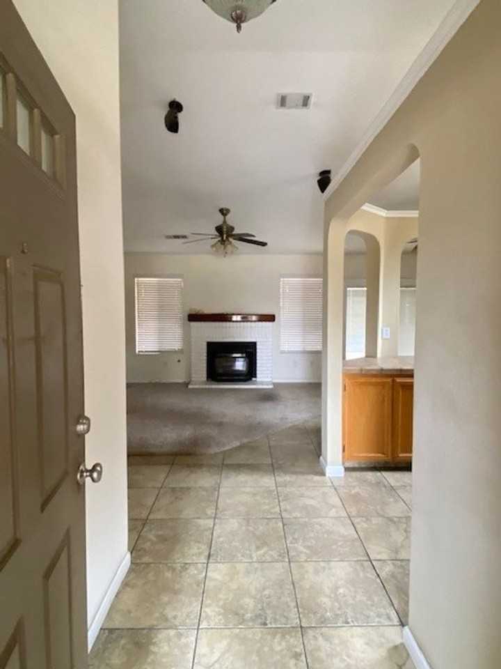 2832 S Teddy St - Photo 3 of 31
