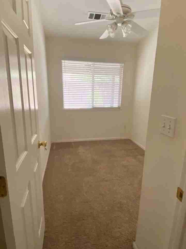 2832 S Teddy St - Photo 4 of 31