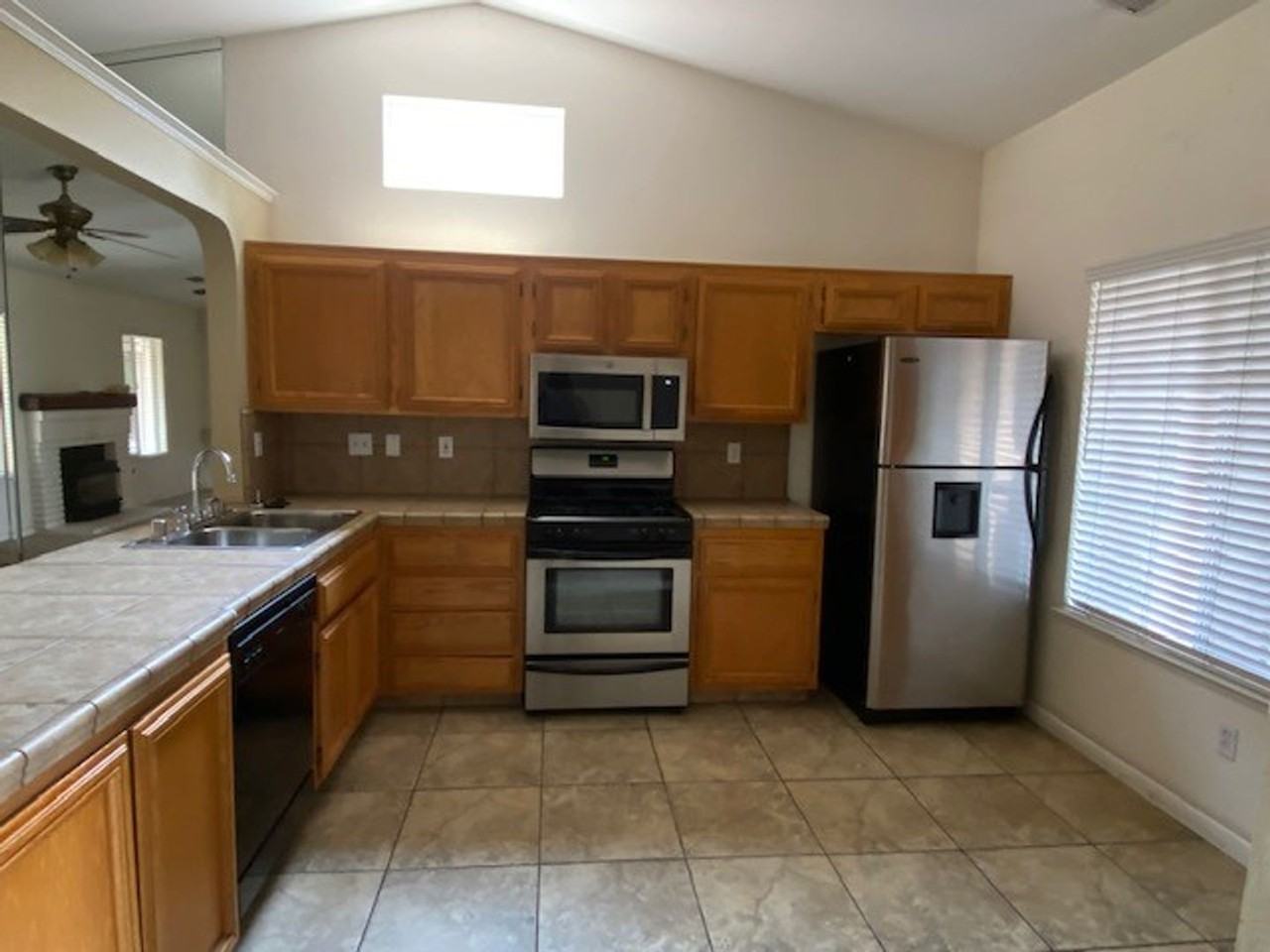 2832 S Teddy St - Photo 6 of 31