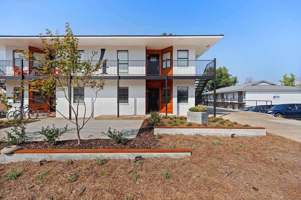 The 4 - Photo 2 of 10