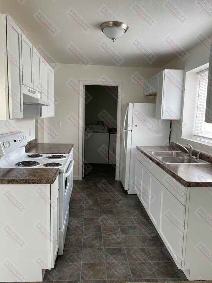 65 Constitution Dr - Photo 3 of 8