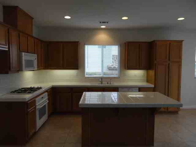 28052 Hayward Drive - Photo 2 of 12