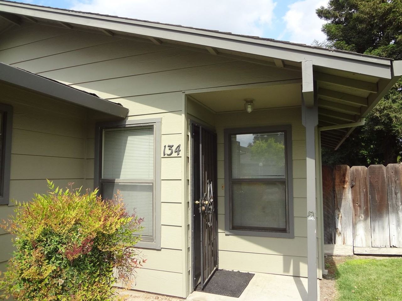 NW3180#134/#136-Melo, Ernest - Photo 2 of 10