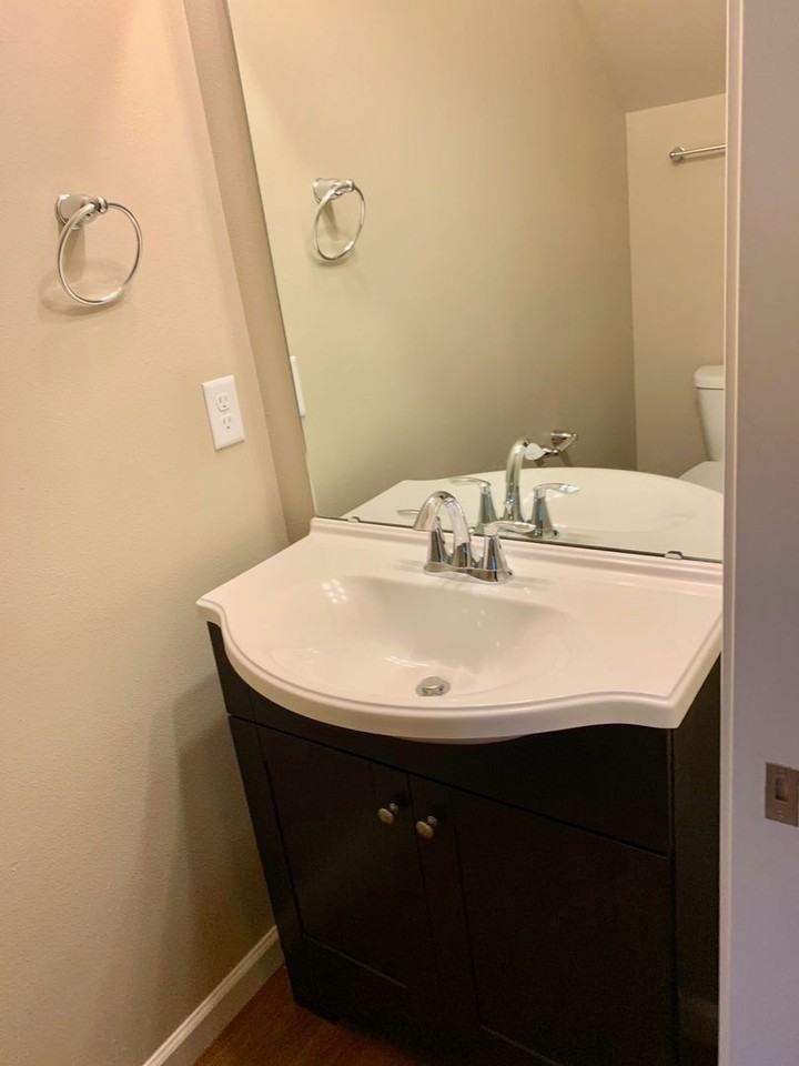 839 Water Ave Ne - Photo 5 of 23