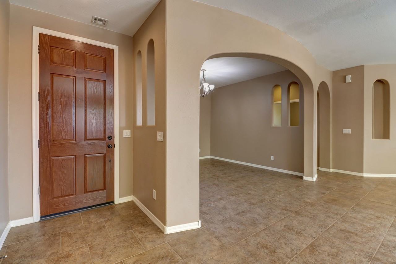 2905 Leonita Ct - Photo 5 of 47
