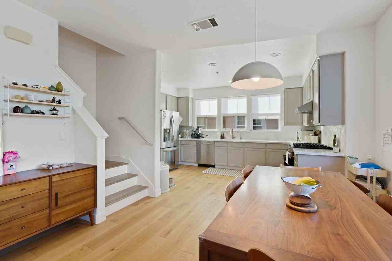 2222 Beech Cir - Photo 3 of 13