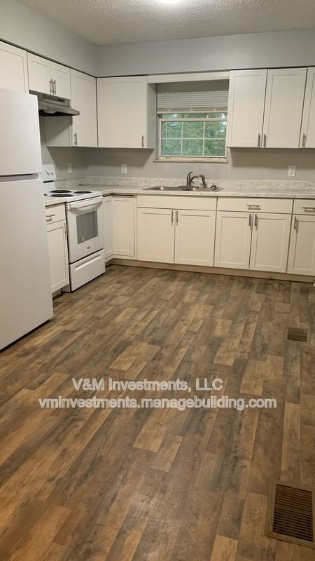 237 Ecton Rd - Photo 3 of 15