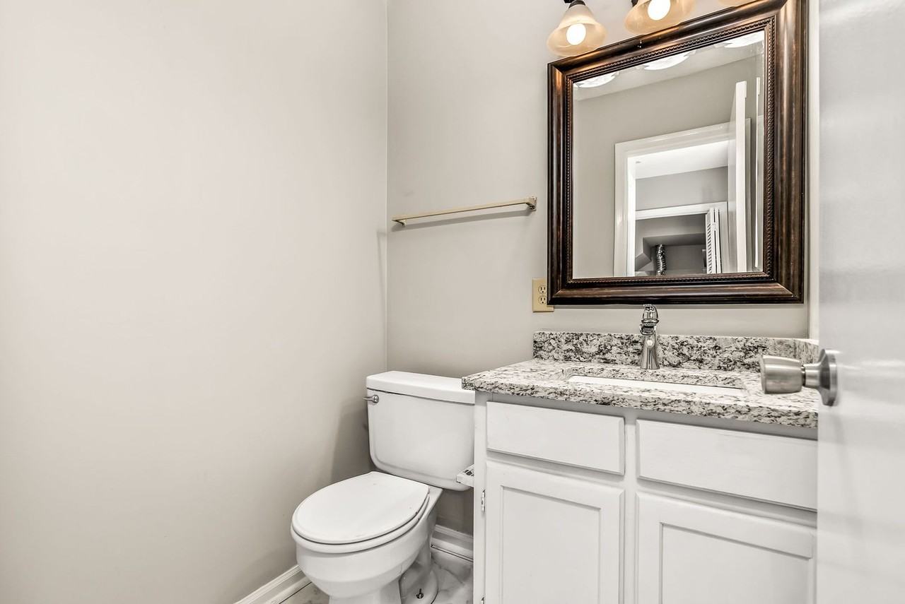 520 E University Dr - Photo 5 of 14