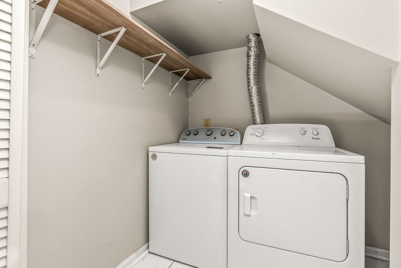 520 E University Dr - Photo 6 of 14