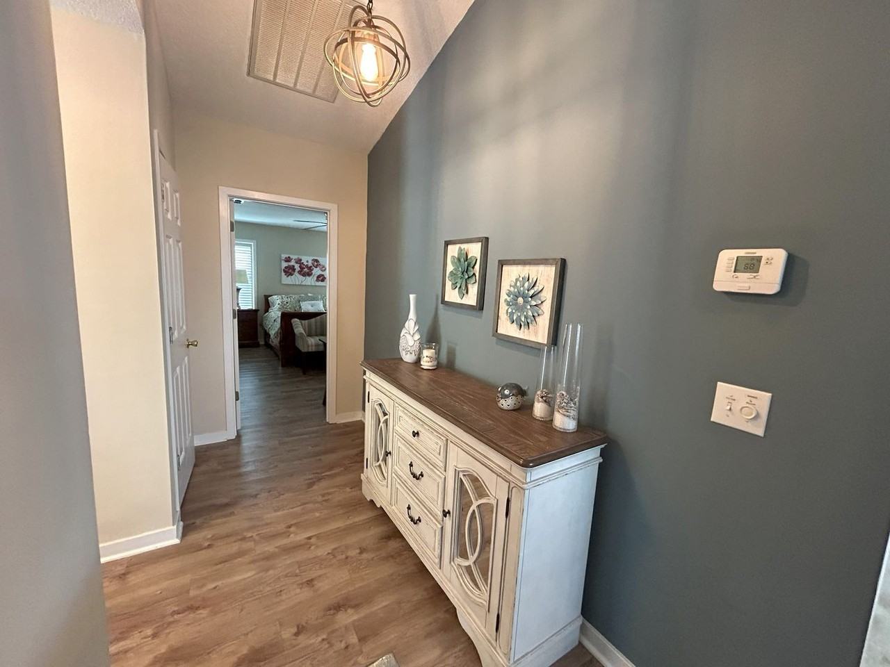 6028 Chester St - Photo 3 of 30