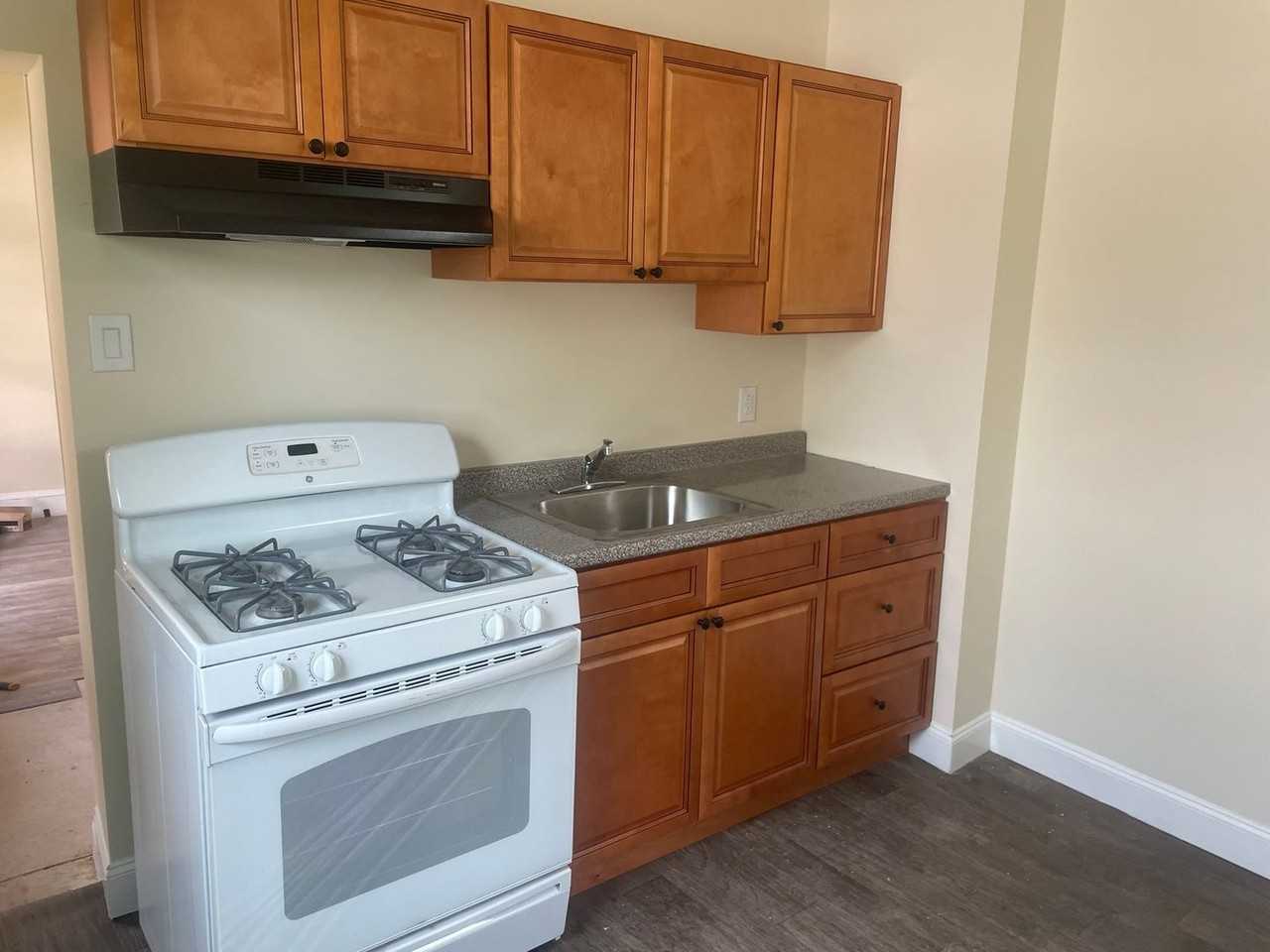 157 E Meehan Ave - Photo 3 of 18