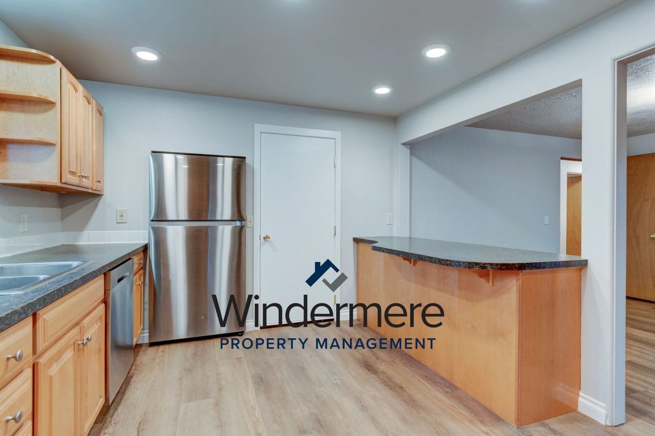 1000 Se Ireland St - Photo 3 of 31