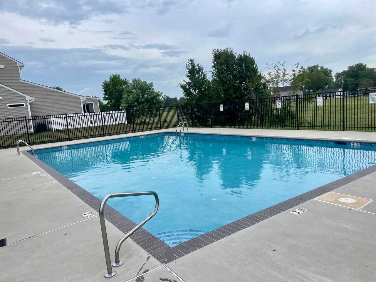 29545 Whitstone Ln - Photo 2 of 19