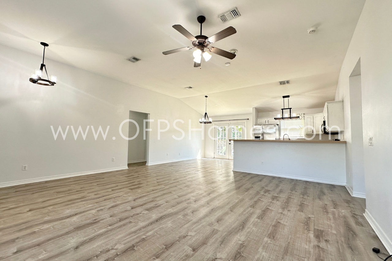 2426 Houston Cir - Photo 7 of 25