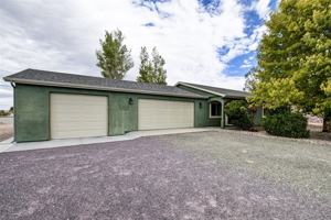 featured image of 120 Lazy Loop Dr