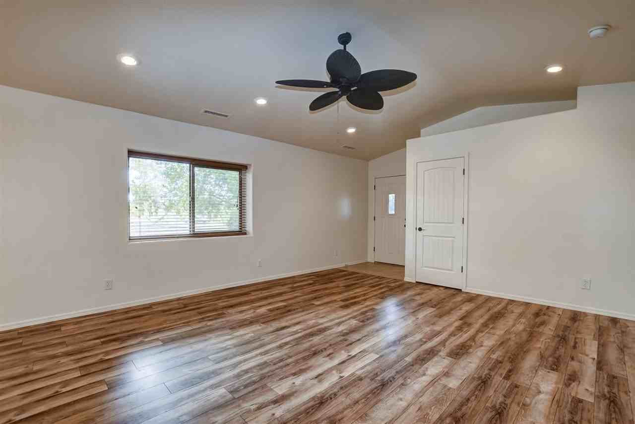 120 Lazy Loop Drive - Photo 4 of 42