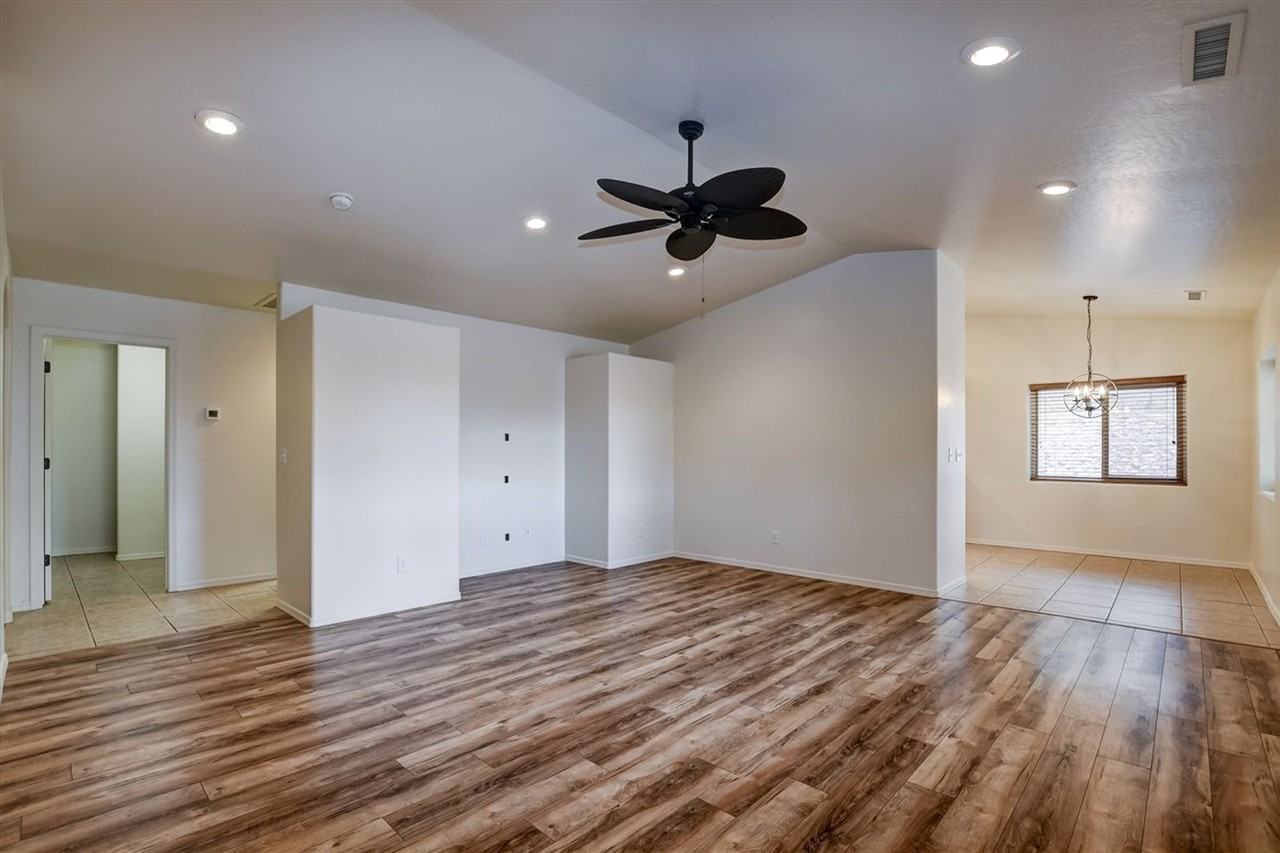 120 Lazy Loop Drive - Photo 6 of 42