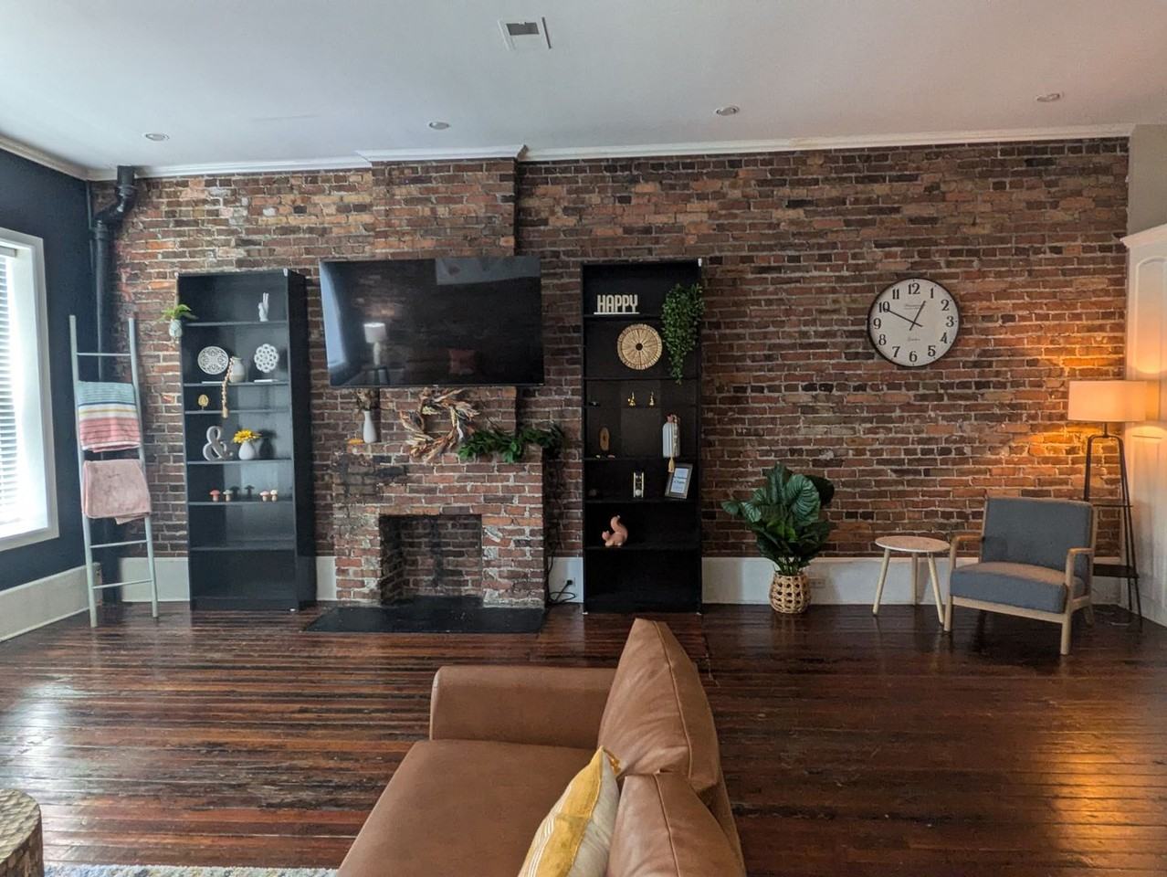 132 N Ashley St - Photo 2 of 20