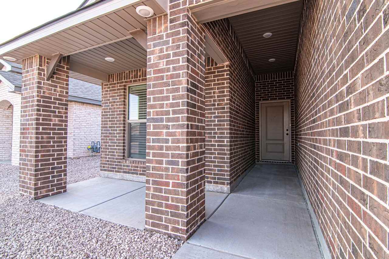 2405 Copperhead Rd - Photo 2 of 23