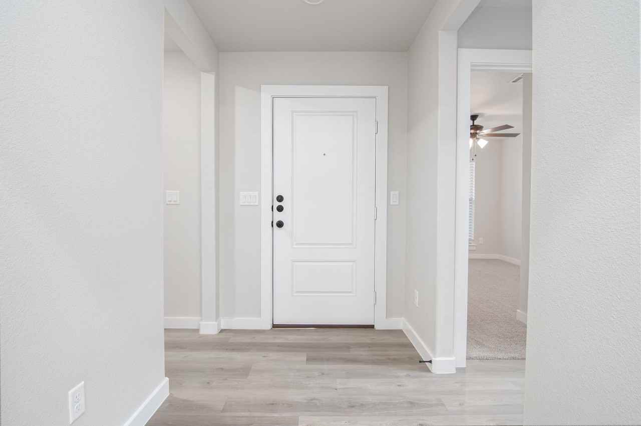 2405 Copperhead Rd - Photo 3 of 23