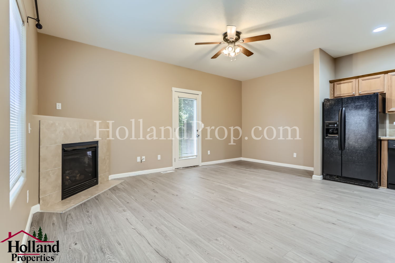 642 Se Shega Ct - Photo 7 of 29