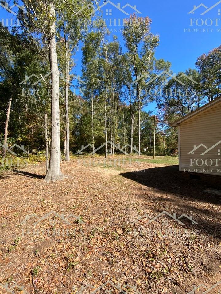 210 Cottage Ln - Photo 2 of 20
