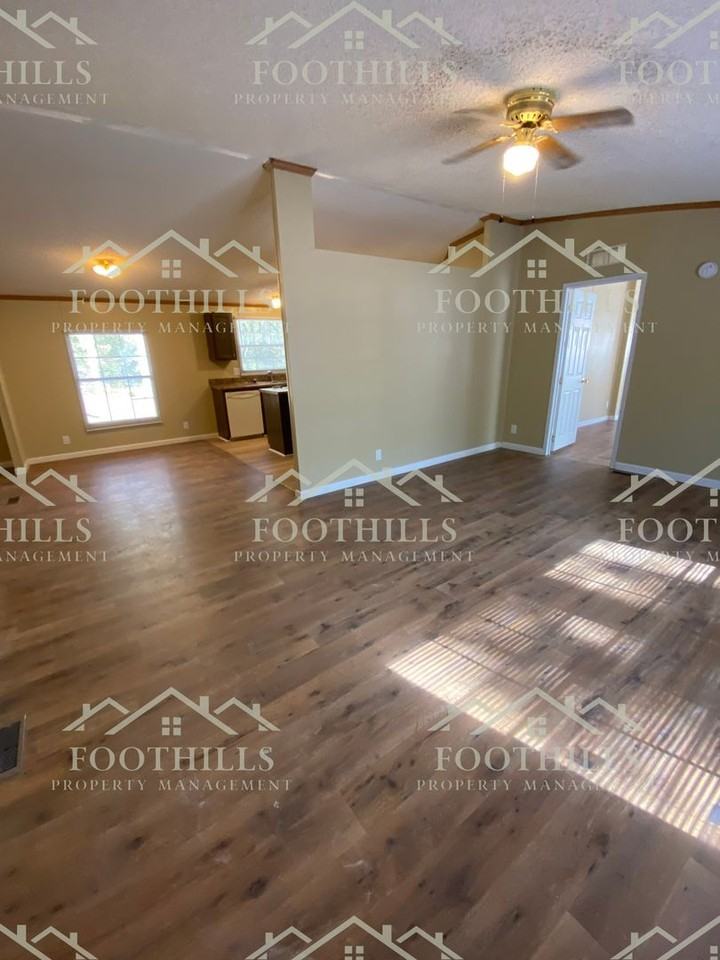210 Cottage Ln - Photo 3 of 20