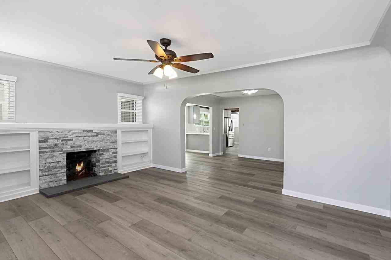 5066 Mansfield St - Photo 3 of 21