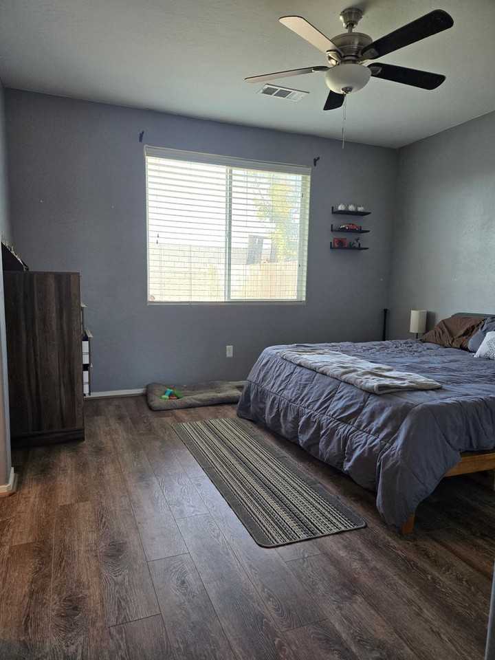 1304 Manor Ave - Photo 3 of 19