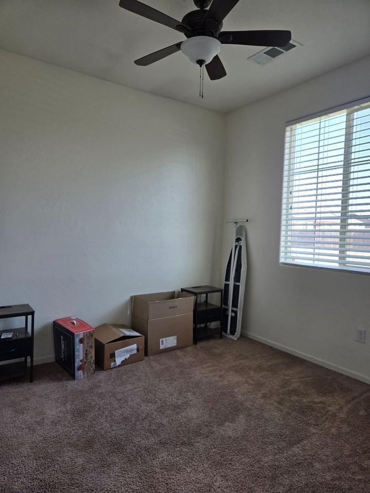 1304 Manor Ave - Photo 4 of 19