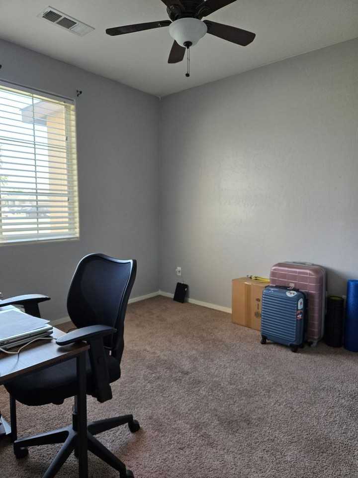 1304 Manor Ave - Photo 5 of 19