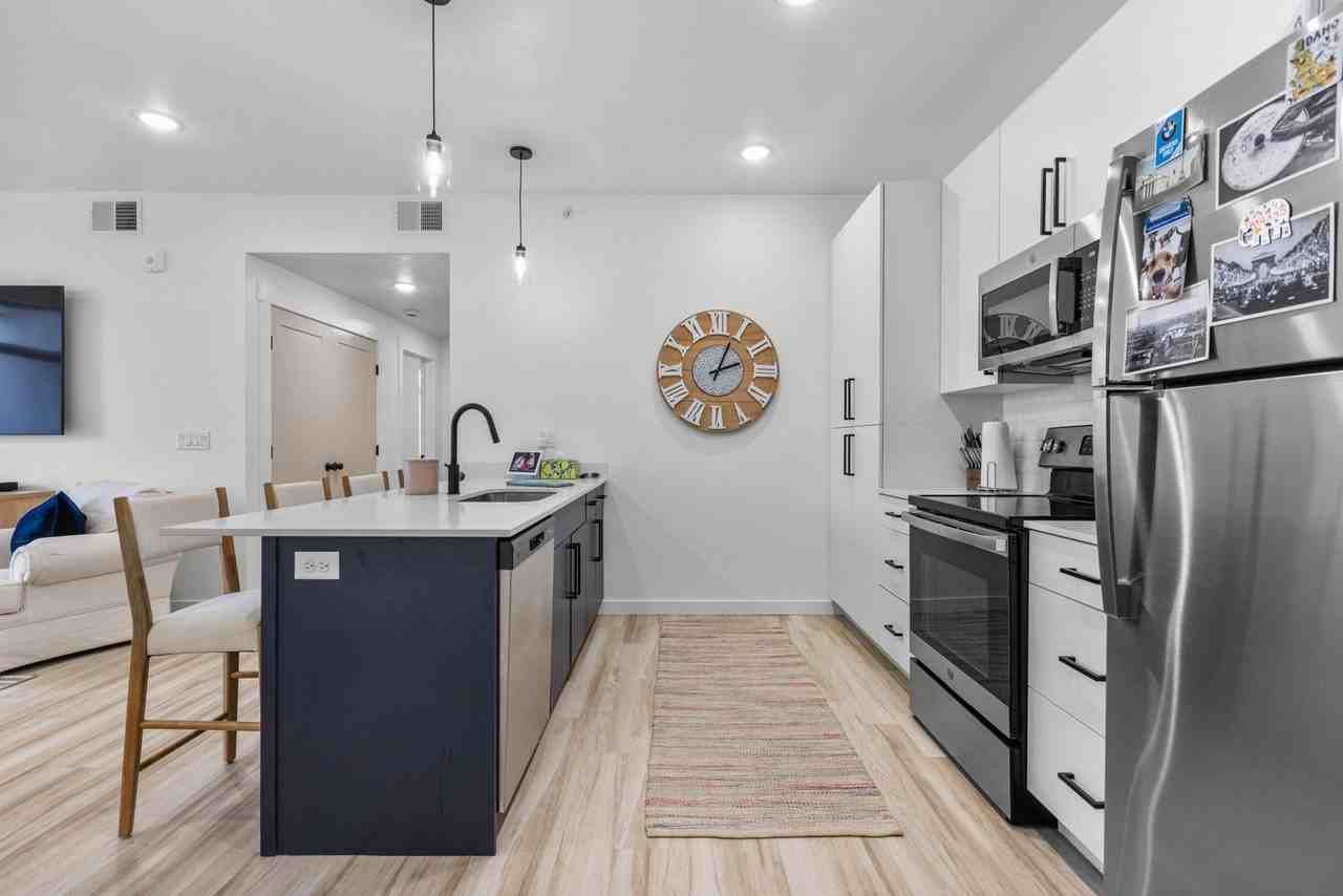 311 E Lorene St #2301 - Photo 3 of 30