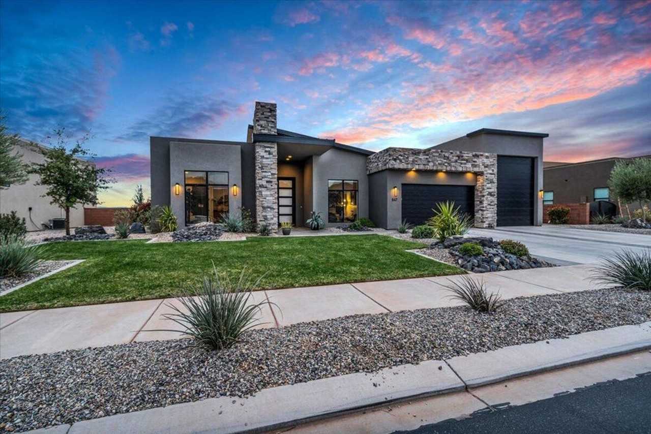 647 W 280 S - Photo 2 of 40