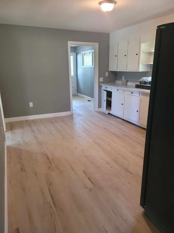 306 Hyland Dr - Photo 4 of 9