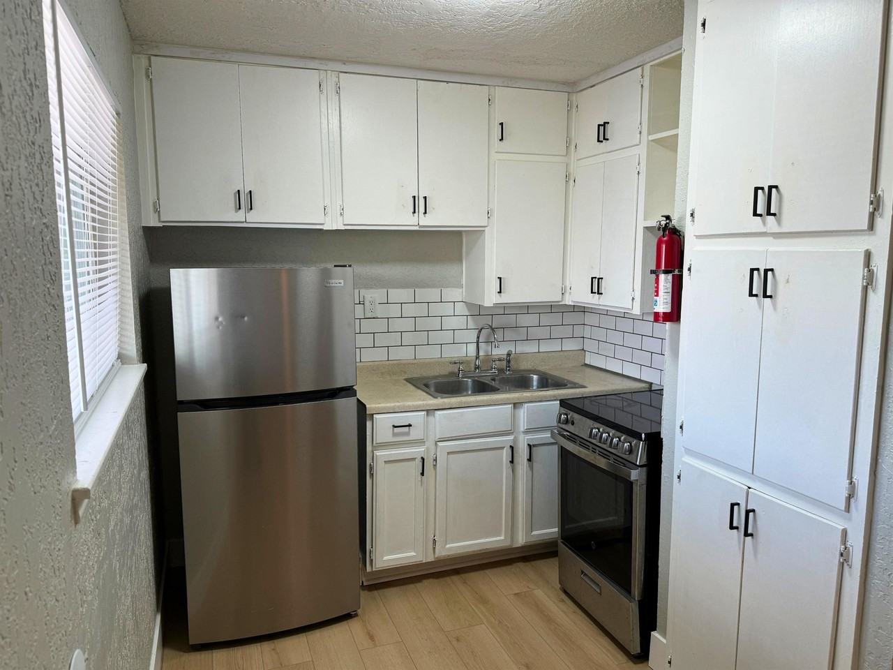 10th St 1710 - Photo 2 of 50