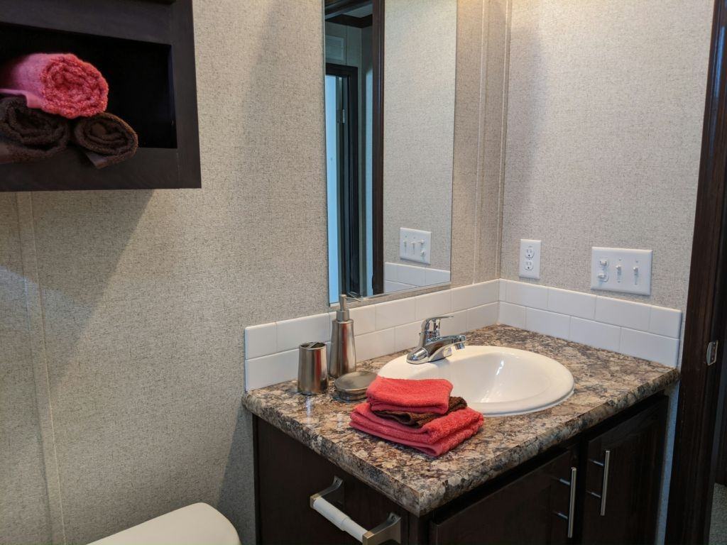 99 Elmhurst Dr - Photo 2 of 36