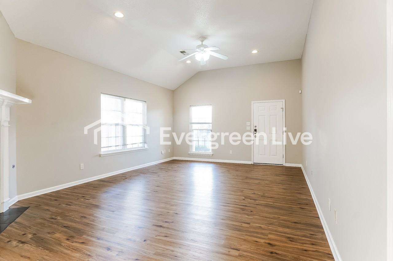 153 Azalea Ln - Photo 4 of 15