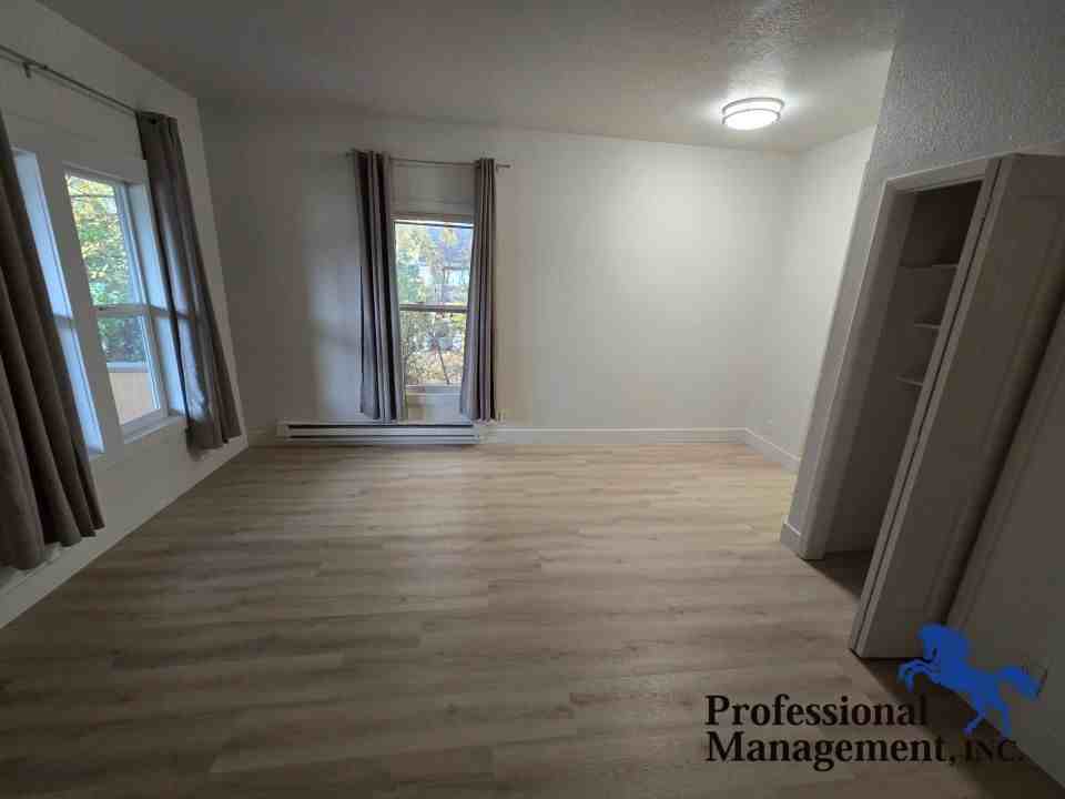 224 N 23rd St #1 - Photo 2 of 6