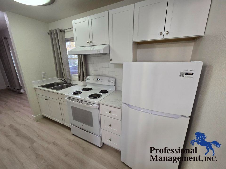 224 N 23rd St #1 - Photo 3 of 6
