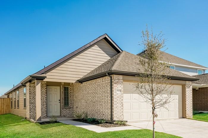 512 Sussex Dr - Photo 2 of 3